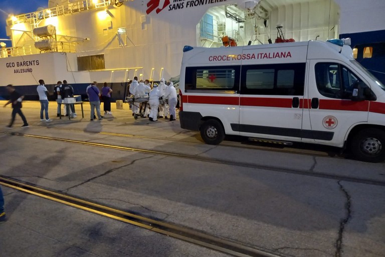Sbarco migranti Taranto