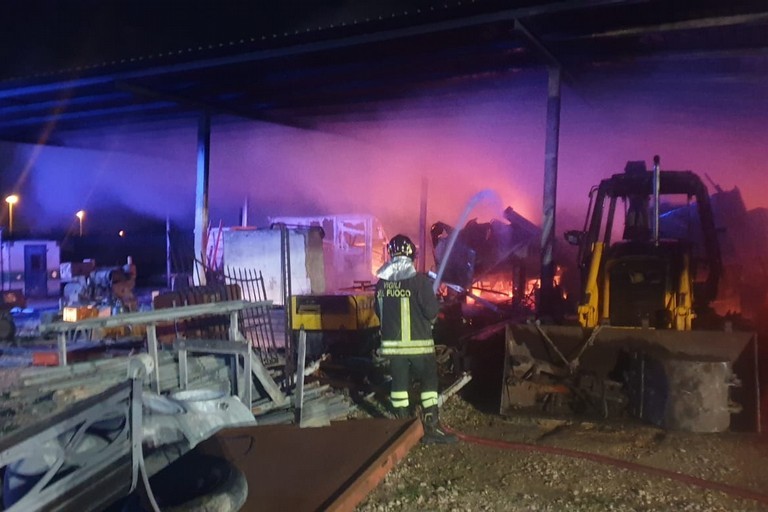 Incendio in un'autorimessa