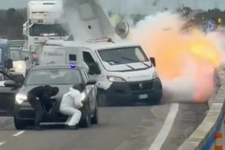 Assalto a portavalori sulla Lecce-Brindisi