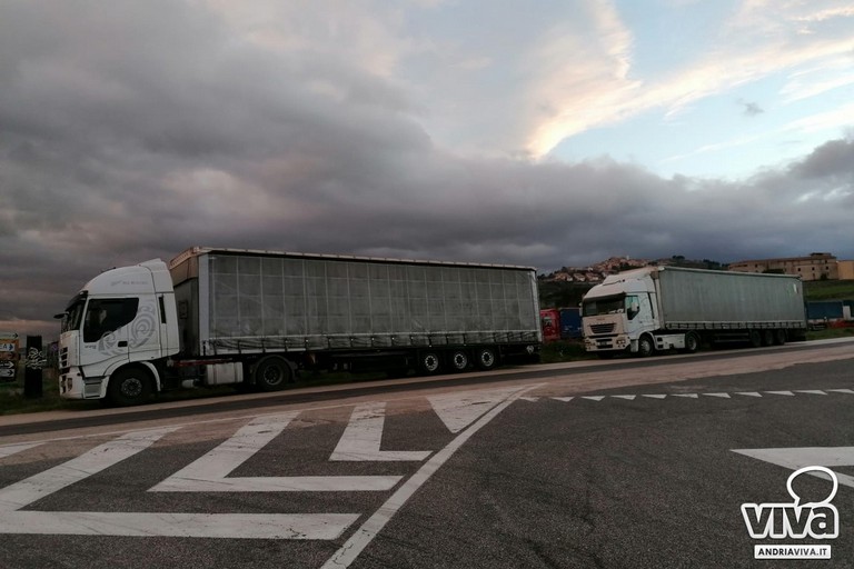 Mobilitazione autotrasportatori contro il caro carburante