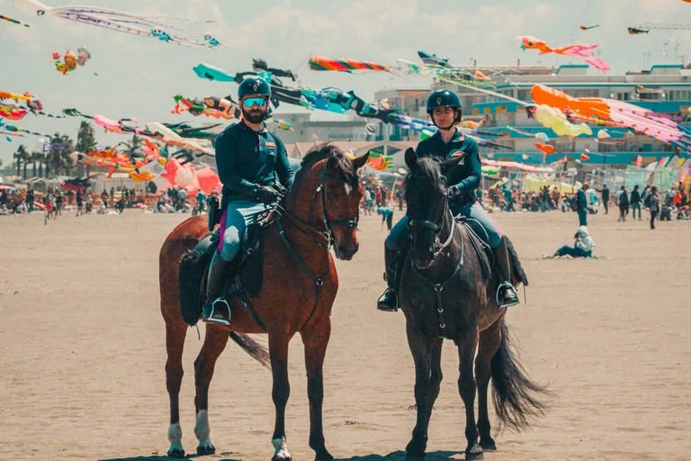Pattuglie a cavallo della Polizia di Stato