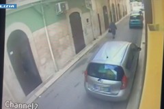 Scippano anziana in pieno giorno: riconosciuti grazie alle telecamere a Corato