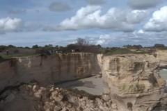 Maltempo, crolla il cosiddetto "Arco dell’Amore" nella marina di Melendugno