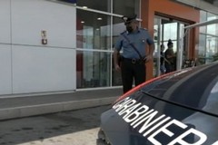 Trova un borsello con 13mila euro e lo consegna ai Carabinieri. Succede in Salento