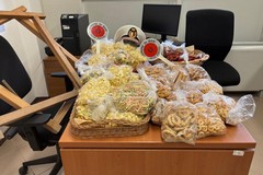 Nuovo sequestro di pasta e taralli a Bari Vecchia: stop a 40 chili di merce in Strada Arco Alto