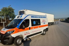 Tir perde controllo a Canosa di Puglia: salvato un 58enne