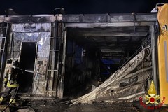 Castellana Grotte, incendio distrugge un autolavaggio: indagini in corso
