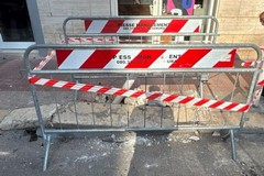 Bitonto, danneggia un marciapiede con l’auto e fugge: individuato il responsabile