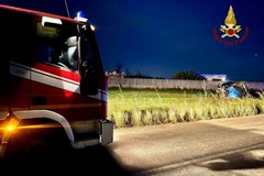 Auto fuori strada in provincia di Lecce: un morto e un ferito