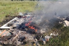 Decoro urbano, roghi in campagna e rifiuti: è battaglia politica a Bitonto