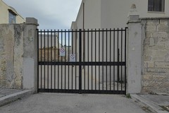 Morire a Trani è diventato un lusso: proteste per i rincari al cimitero dopo la privatizzazione