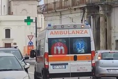 Ambulanza e pattuglia della Polizia bloccate nel traffico sul corso cittadino a Cerignola