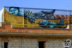 Casamassima, la street artist colombiana Bastardilla riqualificherà le pareti del carcere