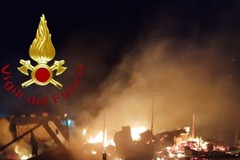 Incendio nella baraccopoli di Borgo Mezzanone: nessun ferito