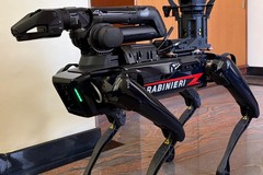 ​Il Comando Carabinieri di Bari presenta "Saetta": il nuovo cane robot entra nelle fila dell'arma