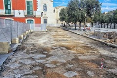 Lavori in piazza Aldo Moro a Bitonto: riemergono le antiche "chianche"