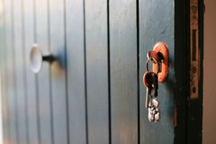 «Zia, sono io, aprimi»: a Corato entrano in casa fingendosi parenti, ma vengono scoperti dalle telecamere