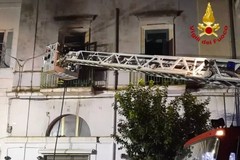 Incendio in un'appartamento a Brindisi: messa in salvo una ragazza