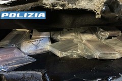 Bari, in auto con oltre 13 chili di cocaina nascosti in un doppiofondo: arrestato