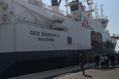 Porto di Bari, sbarcata la Geo Barents con 31 migranti a bordo