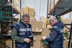 Controlli dei NAS nel Barese: una licenza sospesa e 27mila prodotti sequestrati