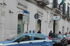Noleggiano un furgone ad un uomo e poi lo picchiano: indagati in quattro a Bitonto