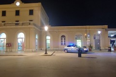 Rafforzati i controlli della Polizia nella villa comunale e in stazione a Trani