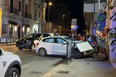 Scontro tra due auto a Trani: una delle due si schianta sul marciapiede