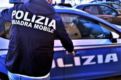 Paura a Trani: sconosciuta avvicina una madre offrendosi di tenere sua figlia, interviene la Polizia