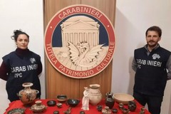 Traffico illegale di reperti archeologici tra Lazio e Puglia: 32 indagati