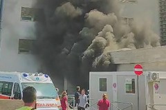 Incendio all'ospedale "Miulli", iniziata l'evacuazione