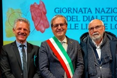 Nicola Losapio dà voce al dialetto durante  la Giornata Nazionale delle Lingue Locali