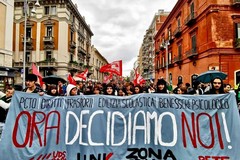 Contro il piano-scuola del governo Meloni, anche a Bari gli studenti scendono in piazza