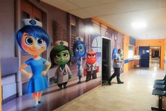 Pareti colorate coi personaggi della Disney: il restyling all'ospedale di Corato