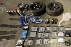 Auto rubate nella Bat, scoperta base logistica in un deposito agricolo a Corato