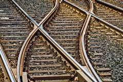 Danni a un passaggio a livello, sospesi treni sulla linea Taranto-Brindisi