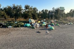 Barletta, discarica a cielo aperto sulla complanare per Montaltino
