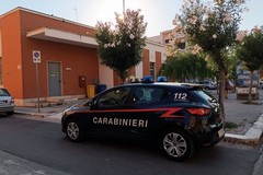 Gallipoli, trovata bomba carta nel cortile di una scuola: intervengono gli artificieri