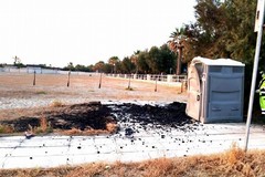 Incendio, furti e danneggiamenti sulla spiaggia di Barletta