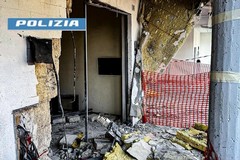 Bomba ad Andria, in due ai domiciliari: l'ordigno distrusse l'ingresso di uno stabile di Arca Puglia