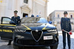 Rifiuti abbandonati e gravi carenze di sicurezza, sospesa azienda tessile di Barletta