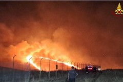 Fiamme sull’Alta Murgia, 500 ettari bruciati: Vigili del Fuoco al lavoro da ore