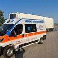 Tir perde controllo a Canosa di Puglia: salvato un 58enne