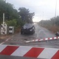 Tragedia sfiorata in provincia di Brindisi: scontro tra auto e treno. Nessun ferito