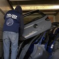 A Trinitapoli scoperto magazzino di pezzi d'auto rubate: la Polizia sequestra circa 300 componenti