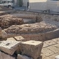 Reperti archeologici trovati in una piazza di Bitonto