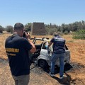 Corpo carbonizzato trovato in auto nelle campagne del Salento