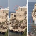 Muore tuffandosi dall'alto a Polignano a Mare: il dramma di un 23enne di Catania