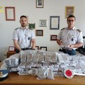Trovano nella sua auto 95 kg di droga: un arresto a Bari