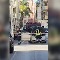 Esplosione in centro a Bisceglie: auto a metano prende fuoco, ferito il conducente